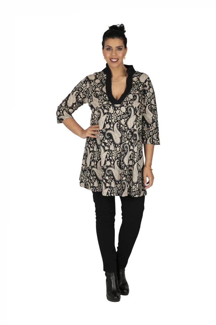 Tunique Noire à motifs crème à col en V - TUP6037J – Image 1