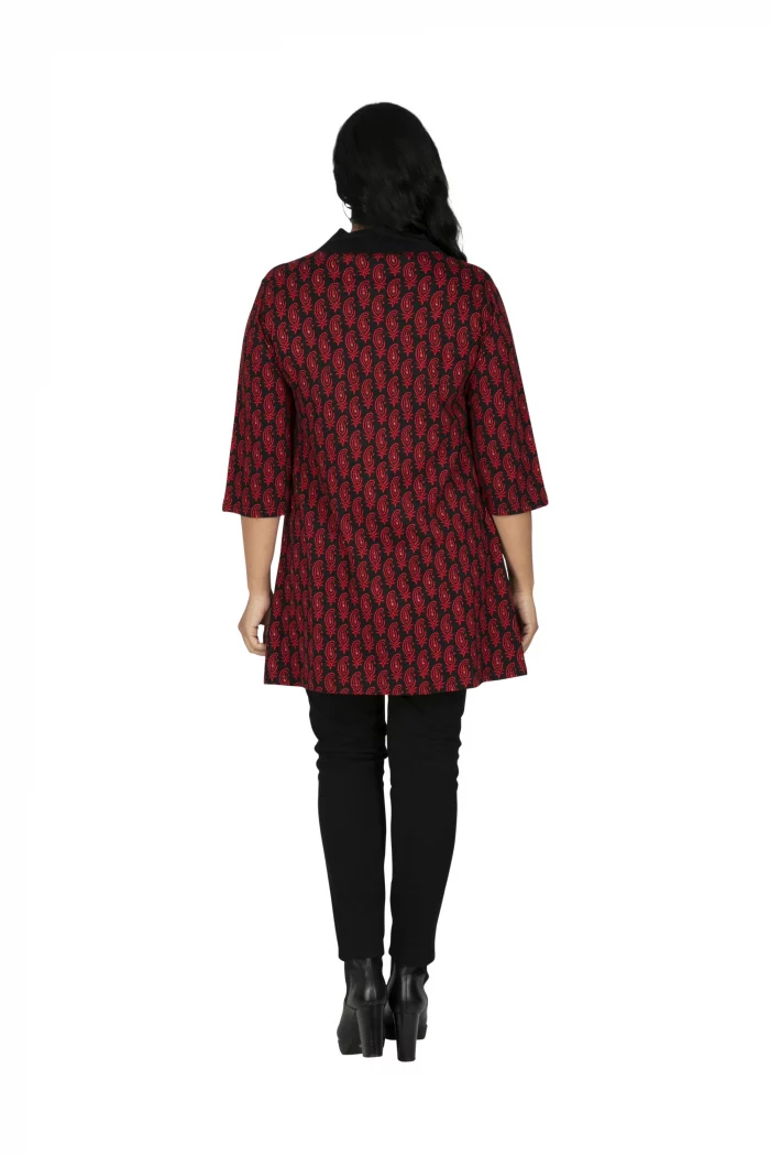 Tunique Noire à motifs rouges à col en V - TUP6037H – Image 2