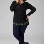 Top Noir à motifs verts à manches longues - TUP4001