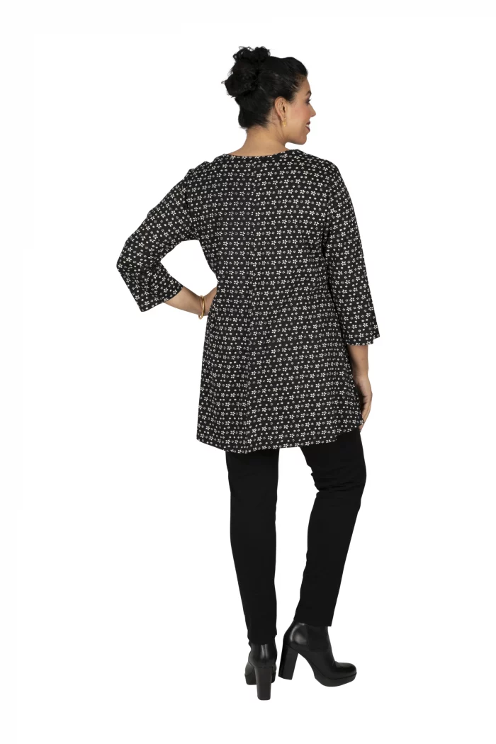 Tunique Noire à fleurs blanches à manches 3/4 - TUP6038D – Image 2