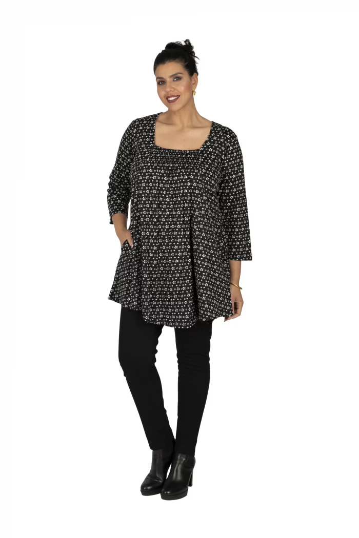 Tunique Noire à fleurs blanches à manches 3/4 - TUP6038D – Image 1