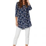 Blouse longue bleue marine à fleurs blanches et bleues - CHV0101B