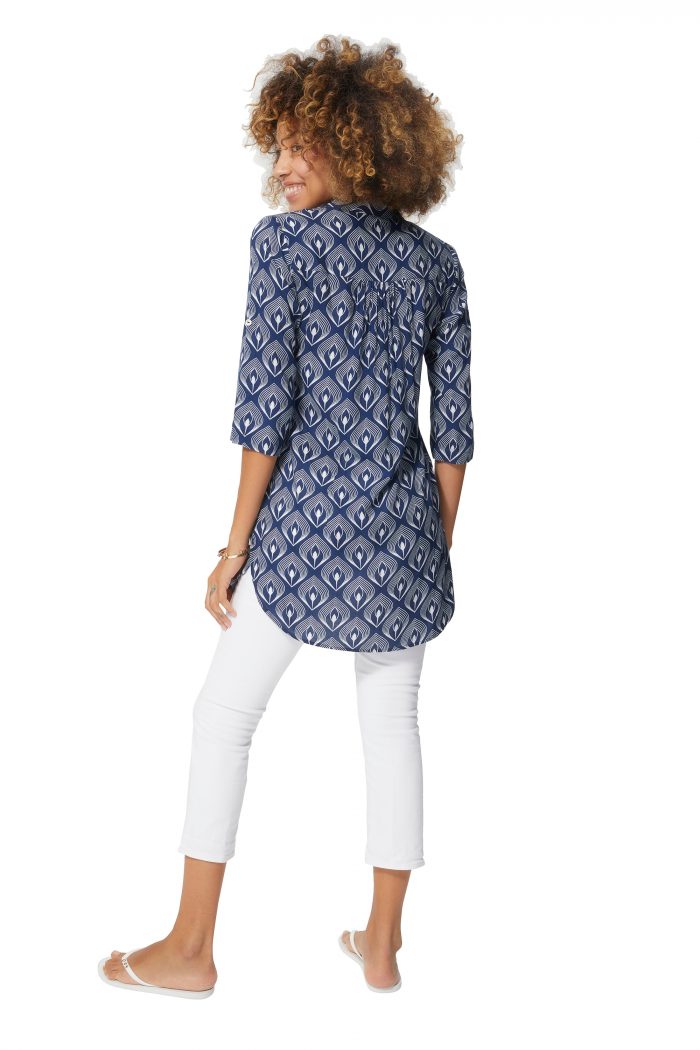 Blouse longue bleue à motifs ethniques blancs - CHV0101A – Image 2