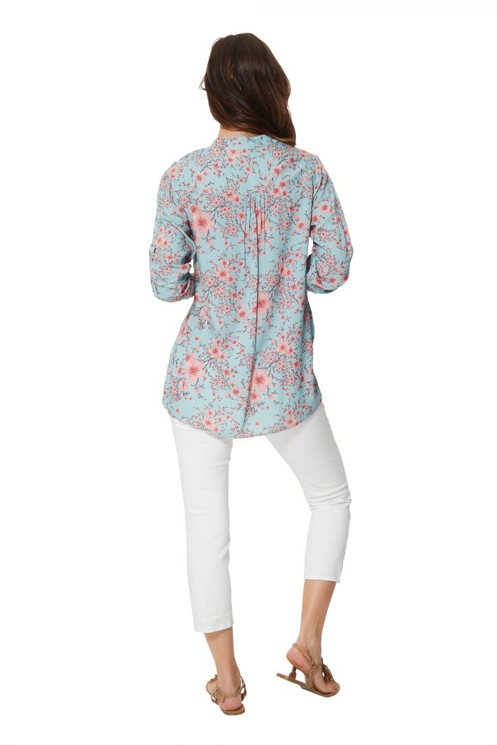 Blouse bleue à fleurs de cerisiers - CHV0100C – Image 2