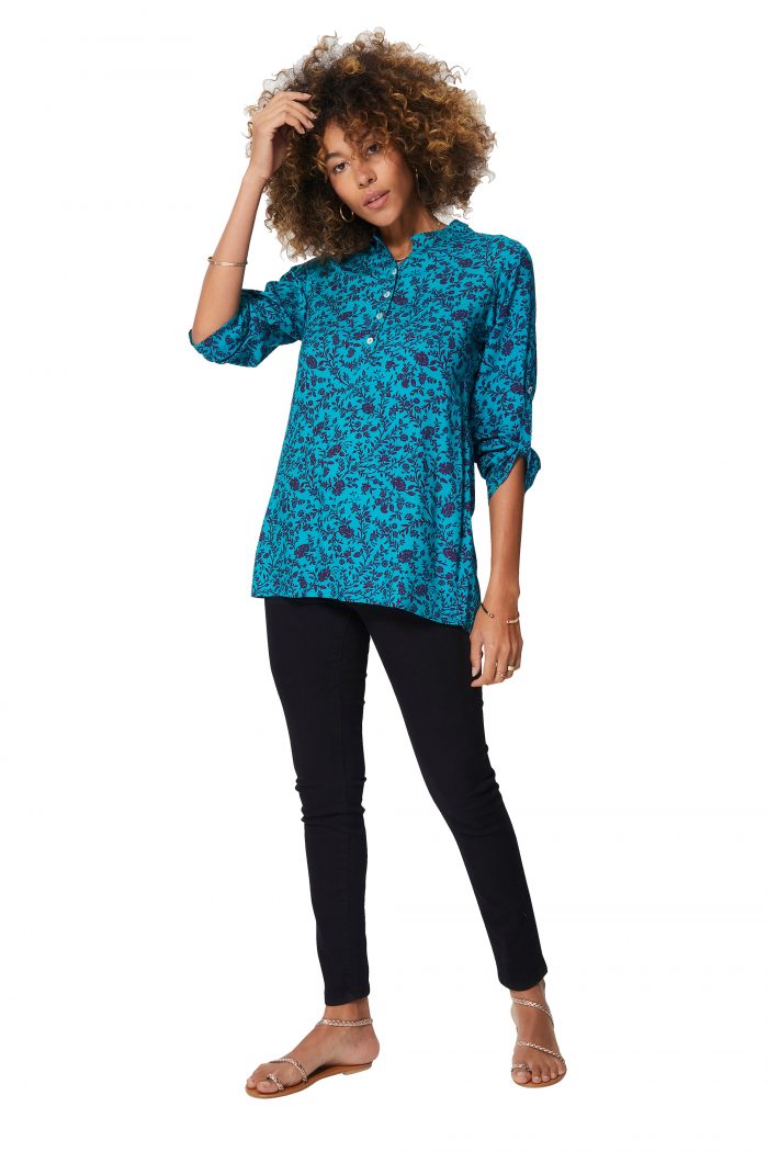 Blouse turquoise à fleurs roses - CHV0100G – Image 1