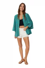 Kimono manches 3/4 vert motif fleuri - MCKIM0001F