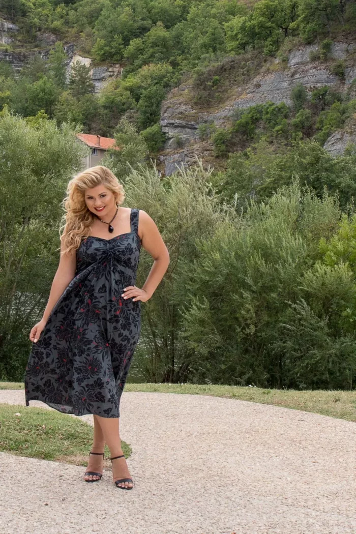 Robe grise avec fleurs noir et rouge - ROP0159C – Image 3